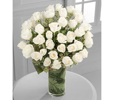 L'arrangement de 48 roses blanches élégant